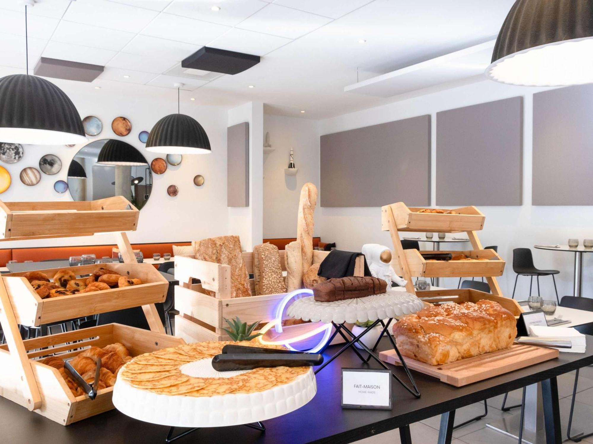 Ibis Styles Toulouse Cite Espace エクステリア 写真