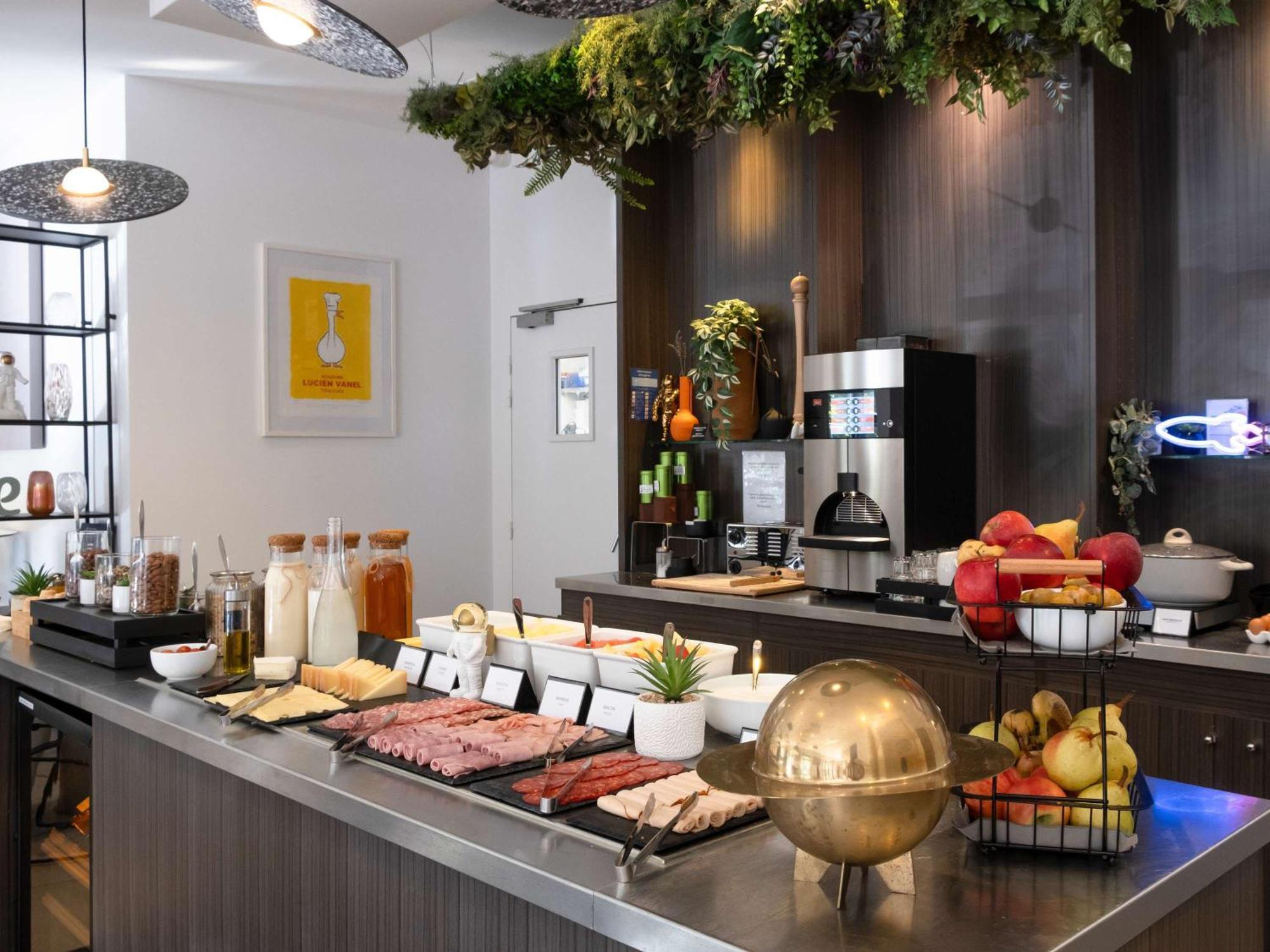 Ibis Styles Toulouse Cite Espace エクステリア 写真